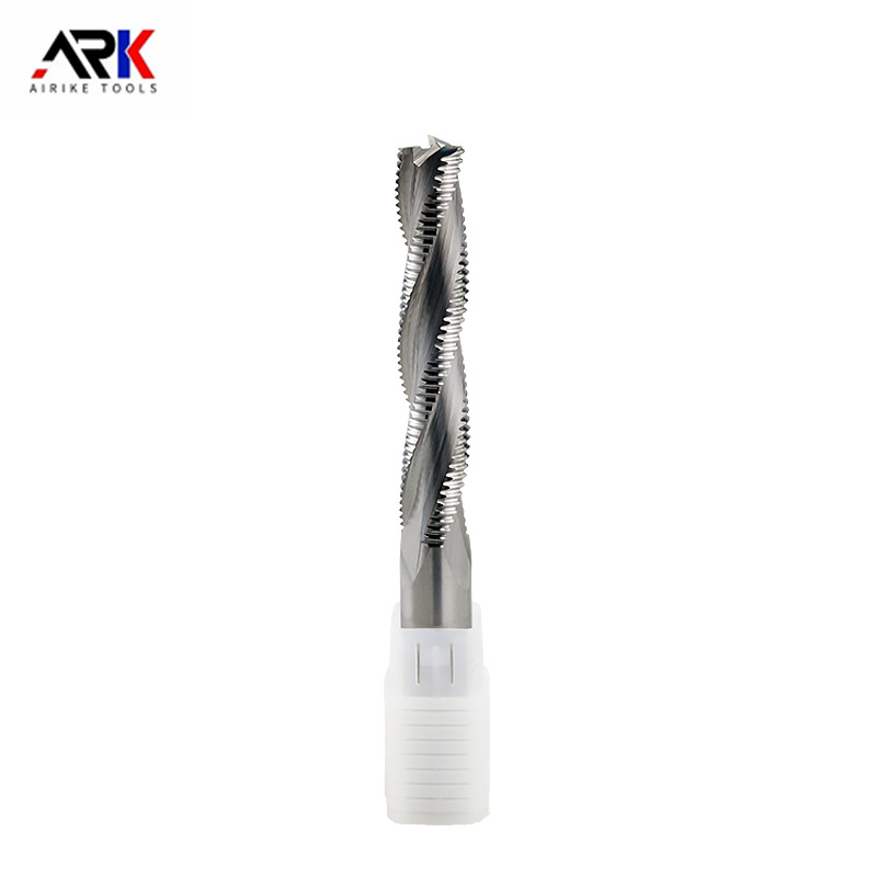 ¿Es mejor una fresa para carpintería en espiral o de flauta recta para recortar bordes?