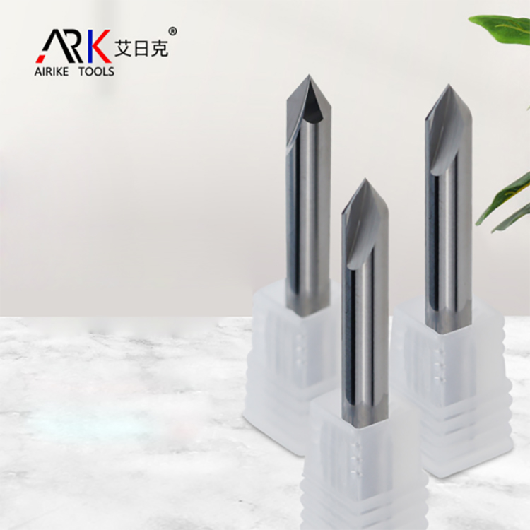 ¿Cuál es el ángulo de rectificado del cortador de chaflán?