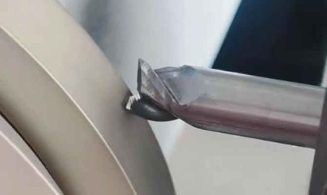 ¿Utilizaste el cortador de fresado directamente de la caja? ¿Cómo es que se astillado en sólo media hora?