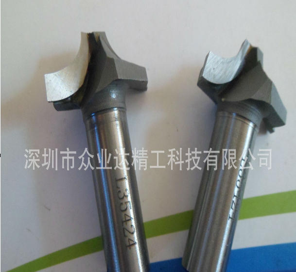 ¿Cuáles son la velocidad de rotación y la velocidad de avance de una fresa de soldadura?