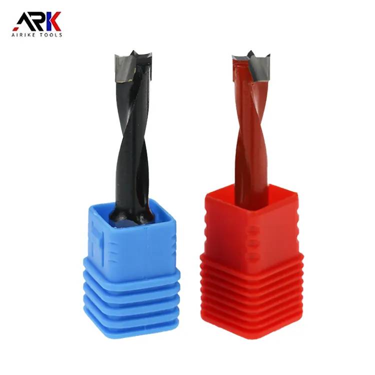 Los beneficios de emplear una fresa en la carpintería son significativos